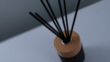 Load image into Gallery viewer, Beach Vibes Essential Oil Reed Diffuser
